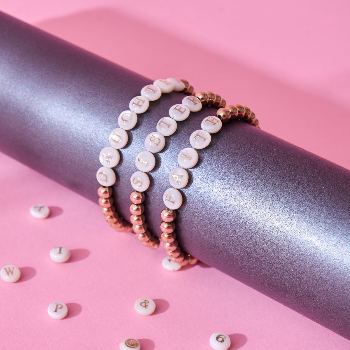 DIE ARMBÄNDER DER KONZERTÄRA