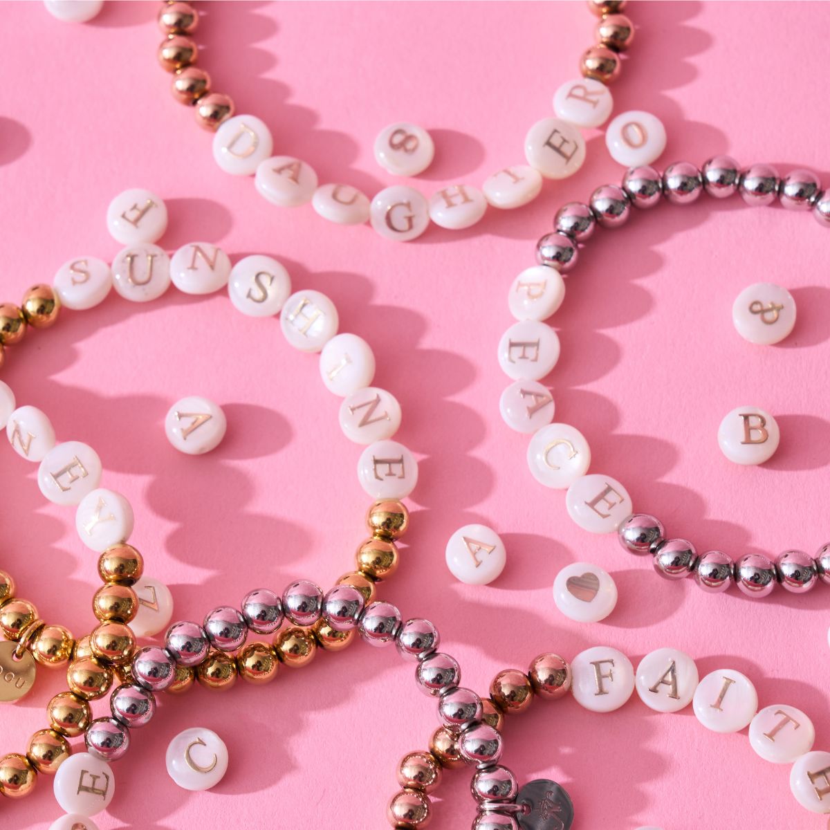 DIE ARMBÄNDER DER KONZERTÄRA