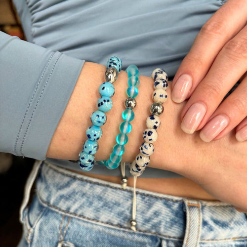 Blau leuchtendes Lookbook