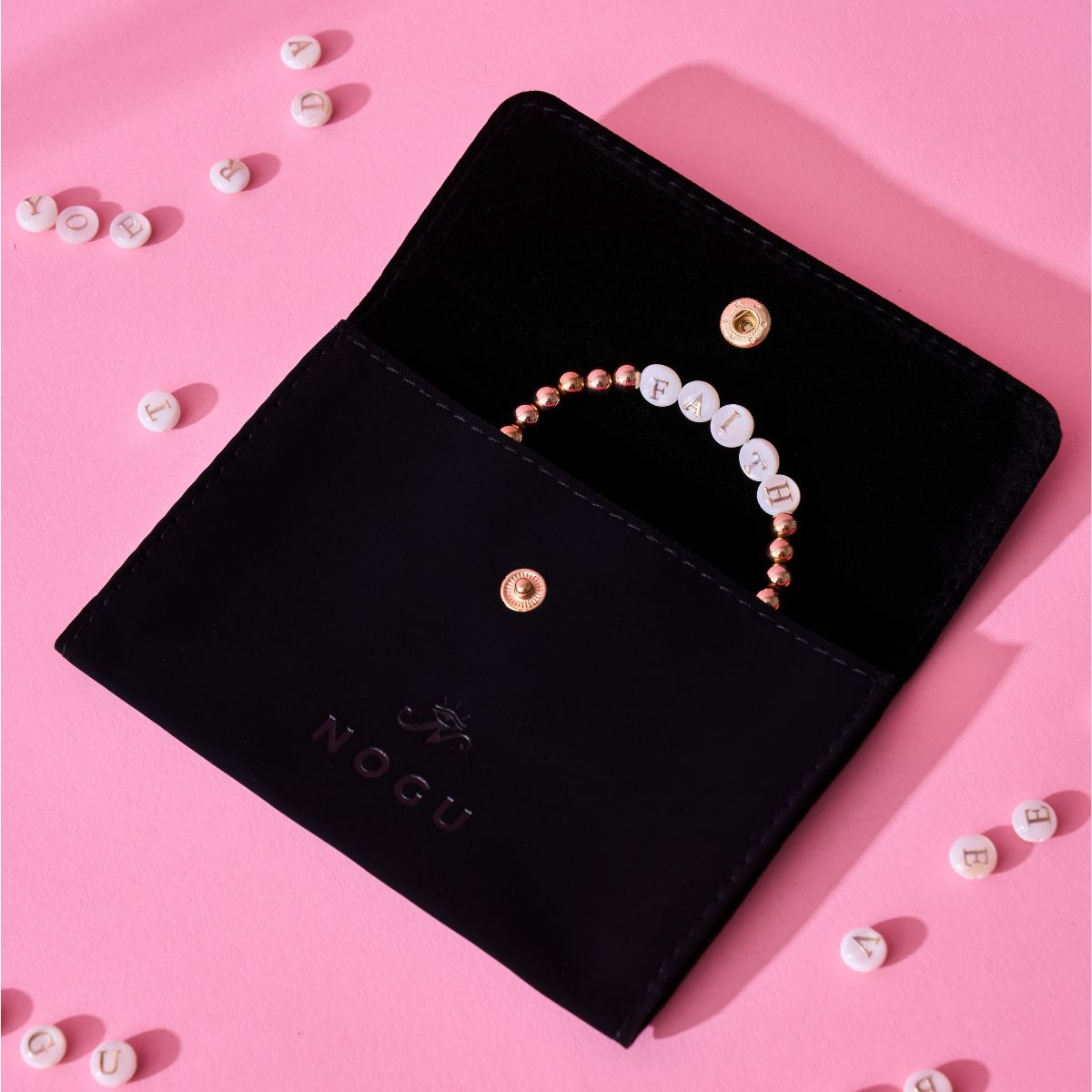 DIE ARMBÄNDER DER KONZERTÄRA