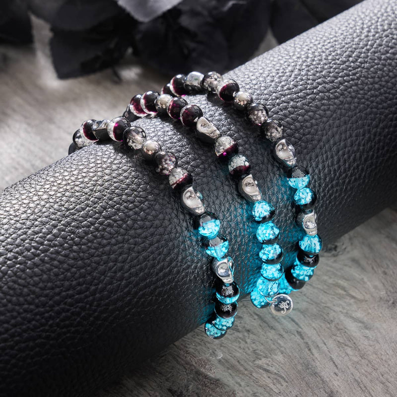 Fluch der Dämmerung | 925er Sterlingsilber | Glühwürmchen-Glas-Totenkopf-Armband