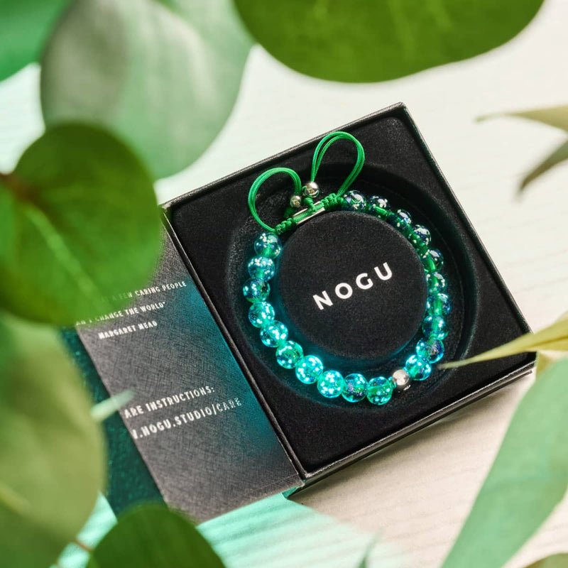 Blaues Kleeblatt | Silber | Glühwürmchen-Glas-Makramee-Armband