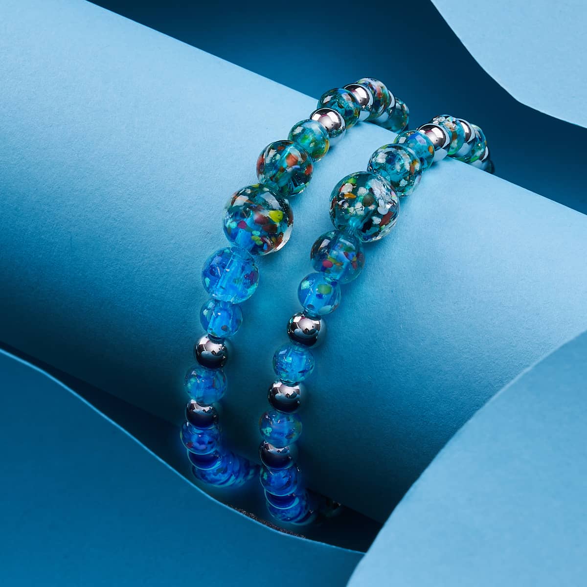 ARMBAND DES MONATS & FREUNDE