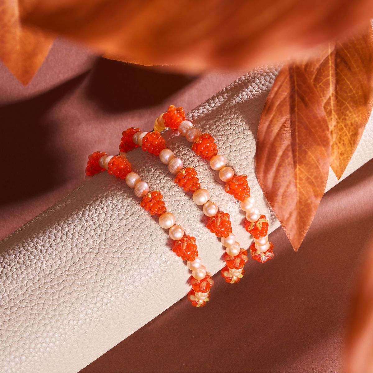 ARMBAND DES MONATS & FREUNDE