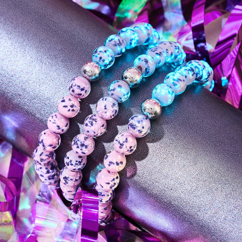 Blaue Iris | Silber | Glühwürmchen-Glas-Makramee-Armband