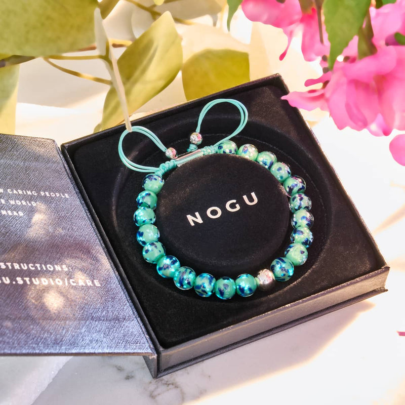 Blaue Minze | Silber | Glühwürmchen-Glas-Makramee-Armband