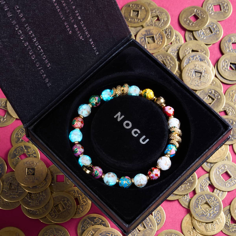 Wolkendrache | Emaille-Lotus | Weißes Glühwürmchen-Glasschlangenarmband