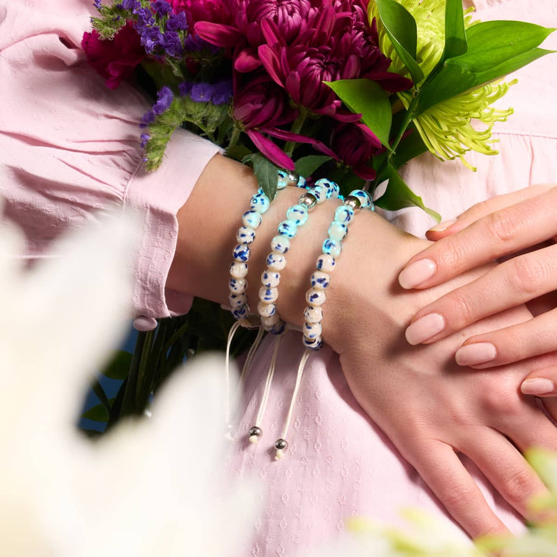 Sternenlichtwellen | Silber | Glühwürmchen-Glas-Makramee-Armband