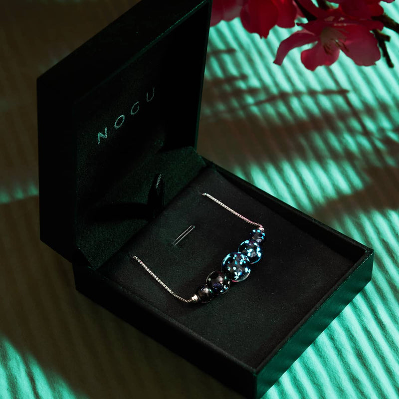 Pechschwarz | 925 Sterling Silber | Firefly Glas Unendlichkeitsverschluss Halskette