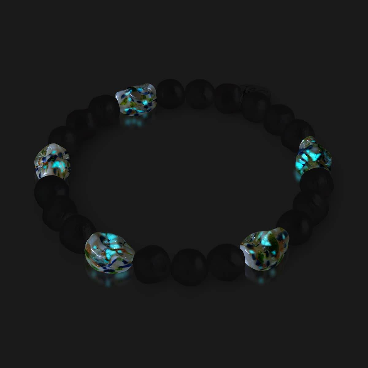 Ätherische Düsternis | 925 Sterling Silber | Opal Silber Süßwasserperle x Glühwürmchen Glas Totenkopf Armband
