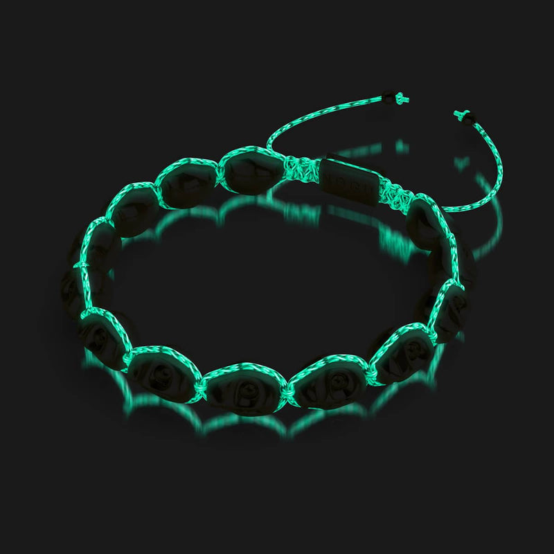 Grabmal des Midas | Goldene Totenköpfe x Schwarzes GloWeave | Makramee-Armband