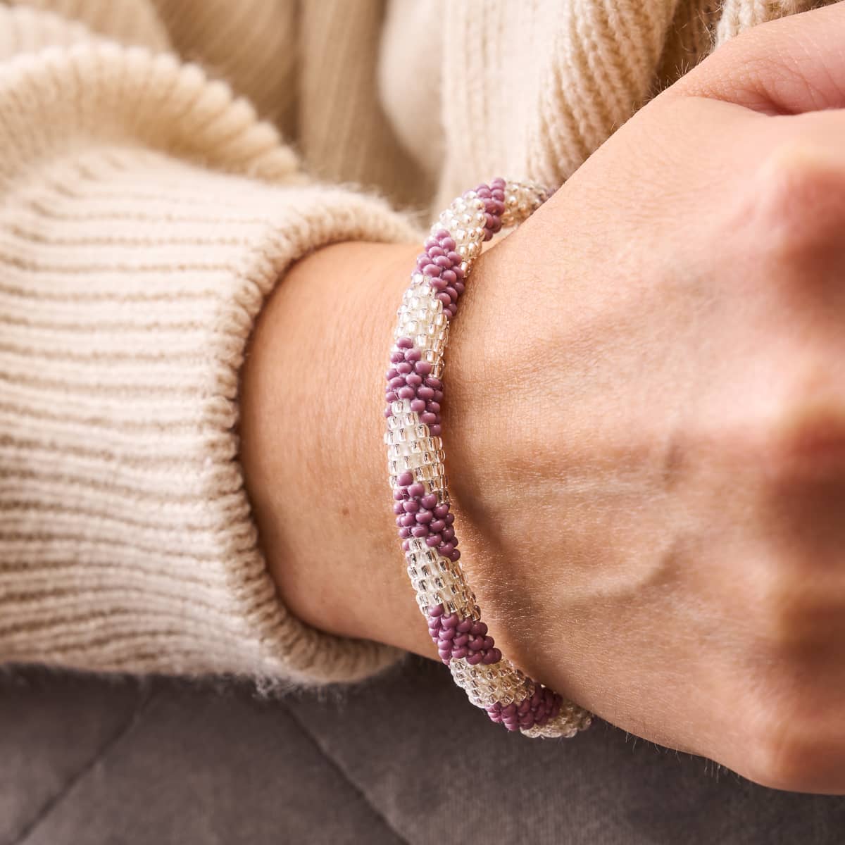 Lila Kaiser | Himalaya-Glasperlenarmband