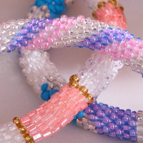 Schneekegel | Himalaya-Glasperlenarmband