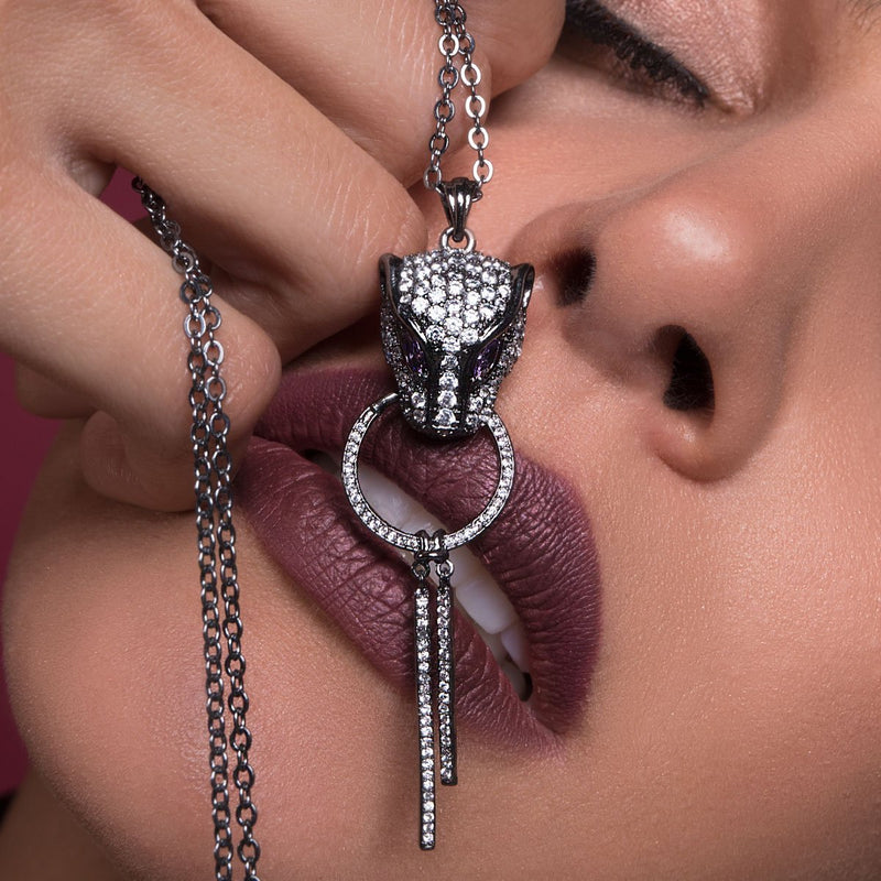 Panthera von Keysi Sayago | Rotguss | Zirkonia-Kristallkette