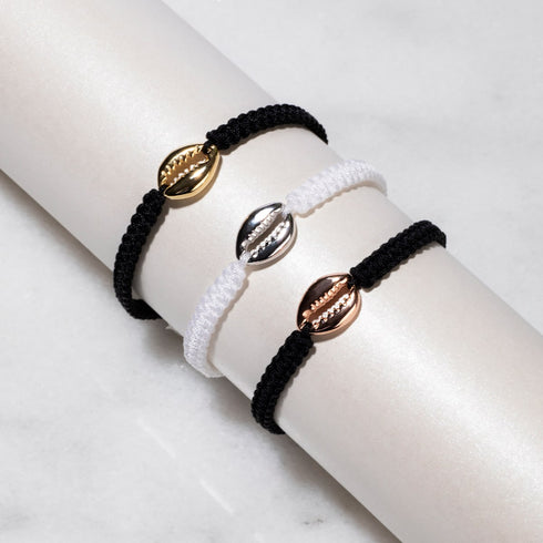 Schwarzes Makramee-Armband aus Kauri-Muschel | 925er Sterlingsilber