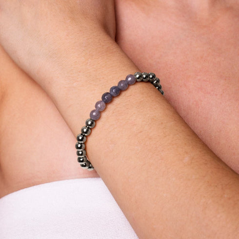 Ansprechend | Silber | Facettierte graue Jade | Edelstein-Ausdrucksarmband