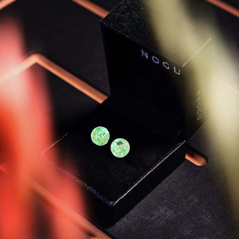 Alabaster | 925er Sterlingsilber | Glühwürmchen-Glas-Ohrstecker