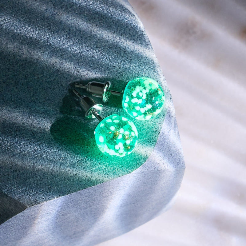 Blaugrün | 925er Sterlingsilber | Glühwürmchen-Ohrstecker aus Glas