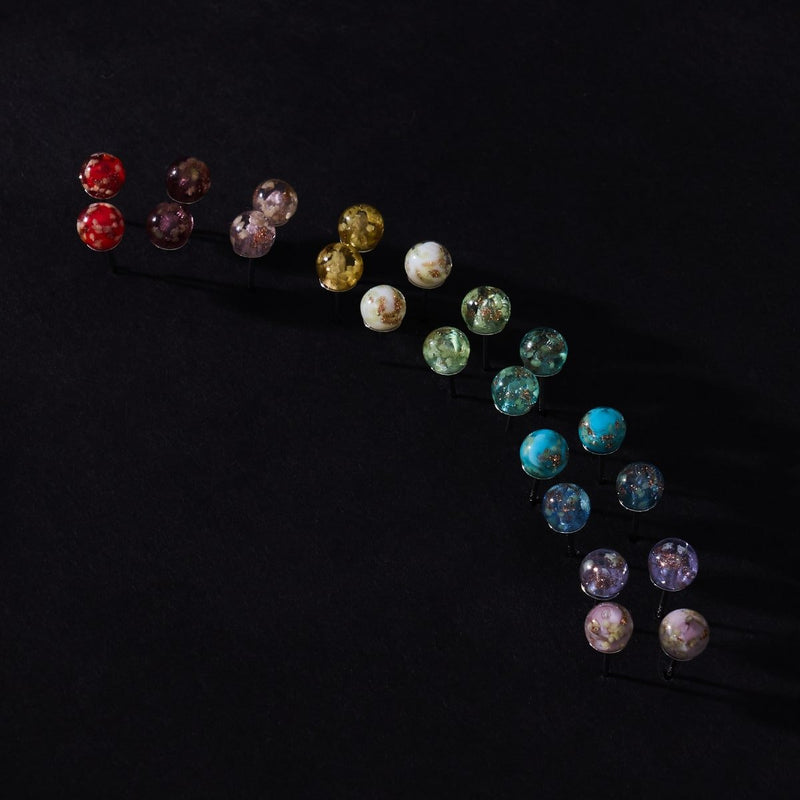 Blaugrün | 925er Sterlingsilber | Mini-Glühwürmchen-Ohrstecker aus Glas