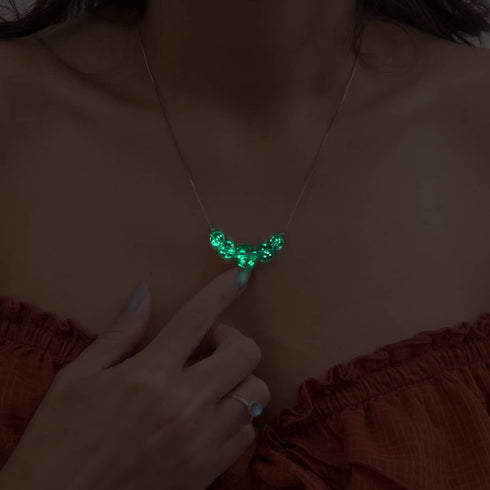 Alabaster | 925er Sterlinggold Vermeil | Glühwürmchen-Glas-Halskette mit Unendlichkeitsverschluss