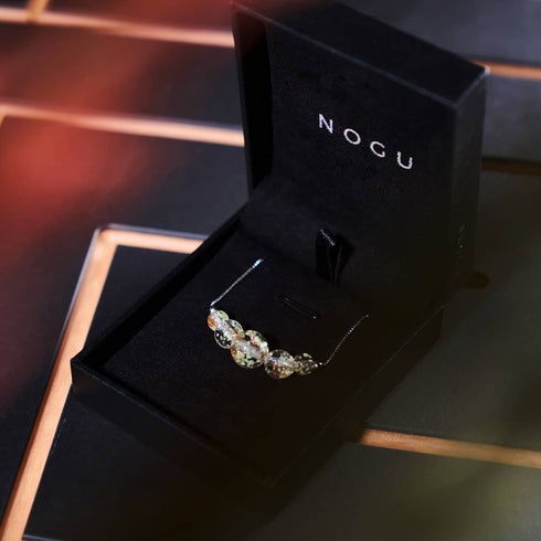 Alabaster | 925er Sterlingsilber | Glühwürmchen-Glas-Halskette mit Unendlichkeitsverschluss