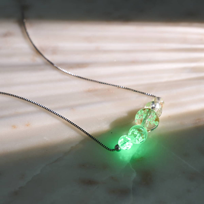 Alabaster | 925er Sterlingsilber | Glühwürmchen-Glas-Halskette mit Unendlichkeitsverschluss