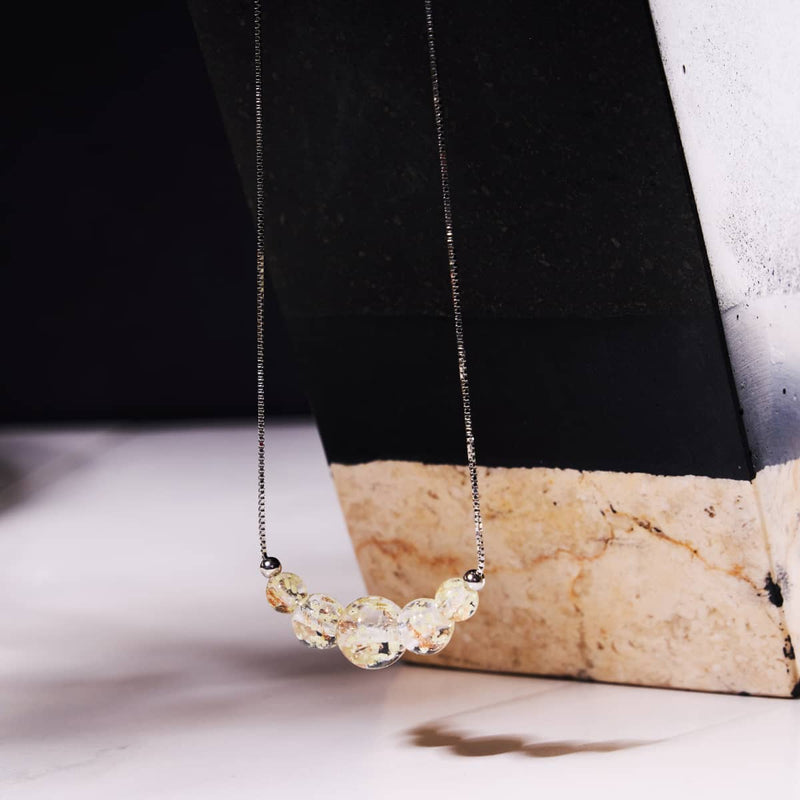 Alabaster | 925er Sterlingsilber | Glühwürmchen-Glas-Halskette mit Unendlichkeitsverschluss