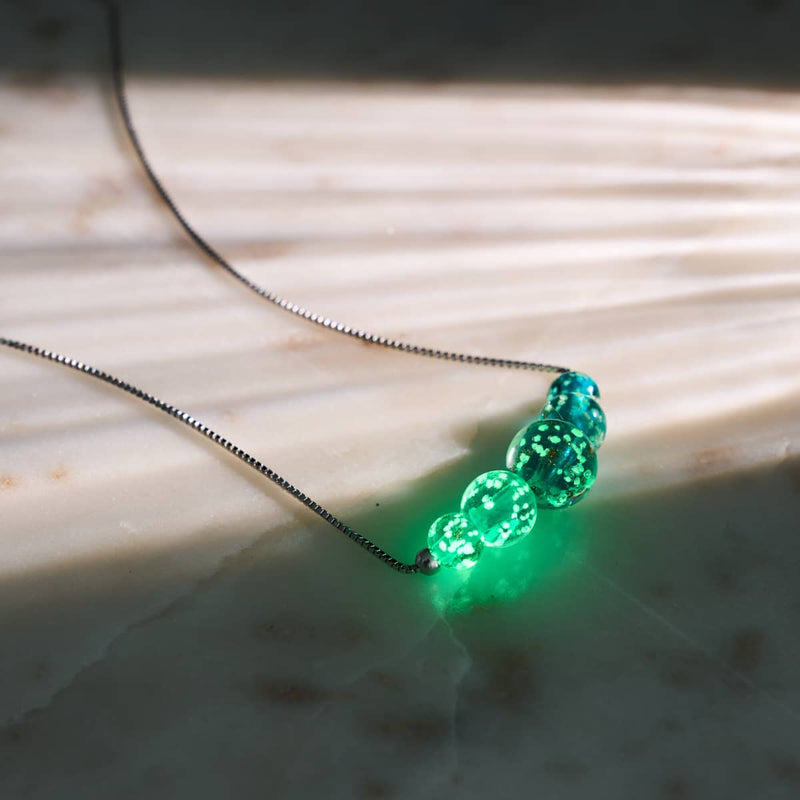 Blaugrün | 925er Sterlingsilber | Glühwürmchen-Glas-Halskette mit Unendlichkeitsverschluss