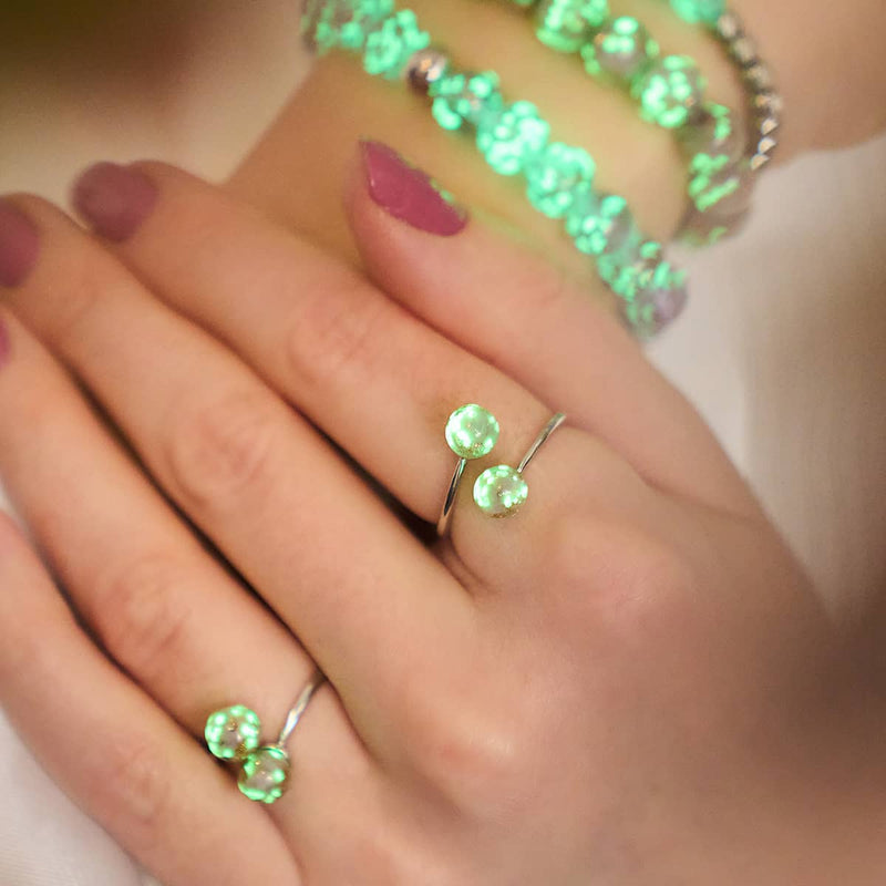 Immergrün | 925er Sterlingsilber | Glühwürmchenglas | Unendlichkeits-Helix-Ring