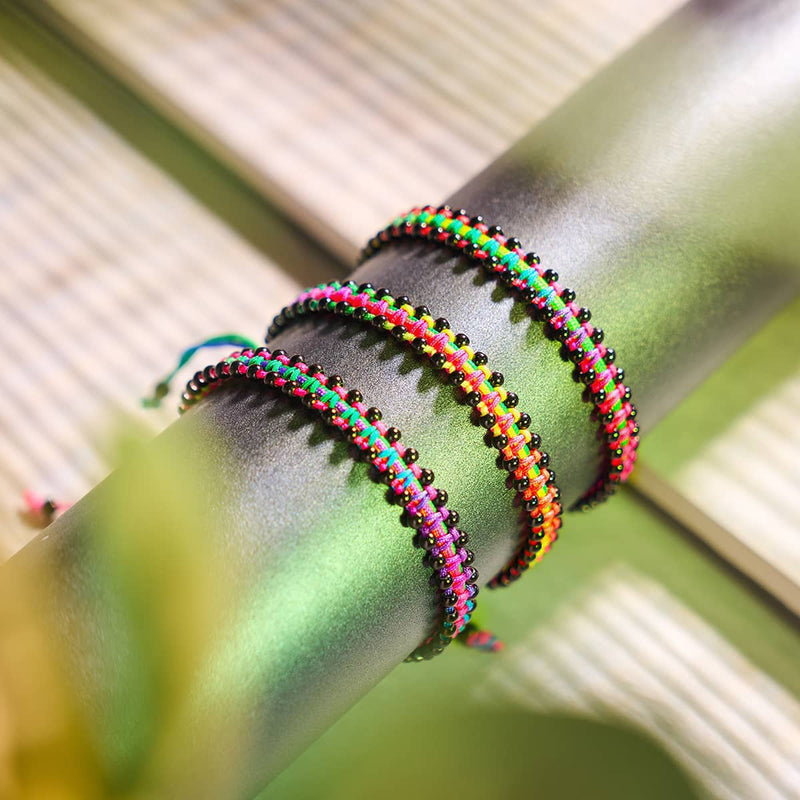 Gunmetal x Spectrum | Freundschaftsarmband mit Punkten