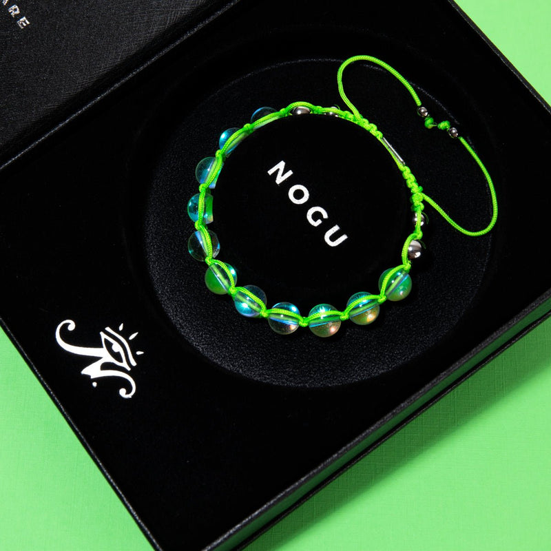 Neongrün | Regenbogen-Supernova | Silber | Charmballa-Armband aus Galaxieglas