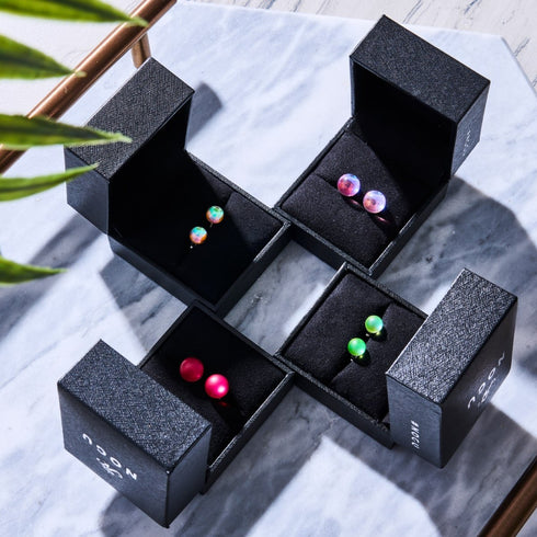 Champagner-Supernova | 925er Sterlingsilber | Mini-Ohrstecker aus Galaxieglas