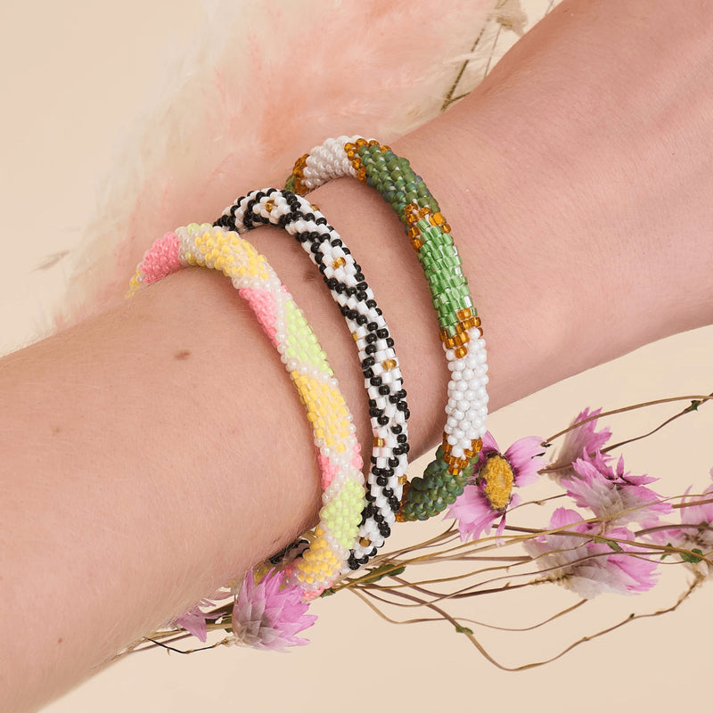 Schwarzäugige Susanne | Himalaya-Glasperlenarmband