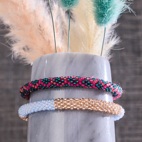 Himbeer-Dschungel | Himalaya-Glasperlenarmband