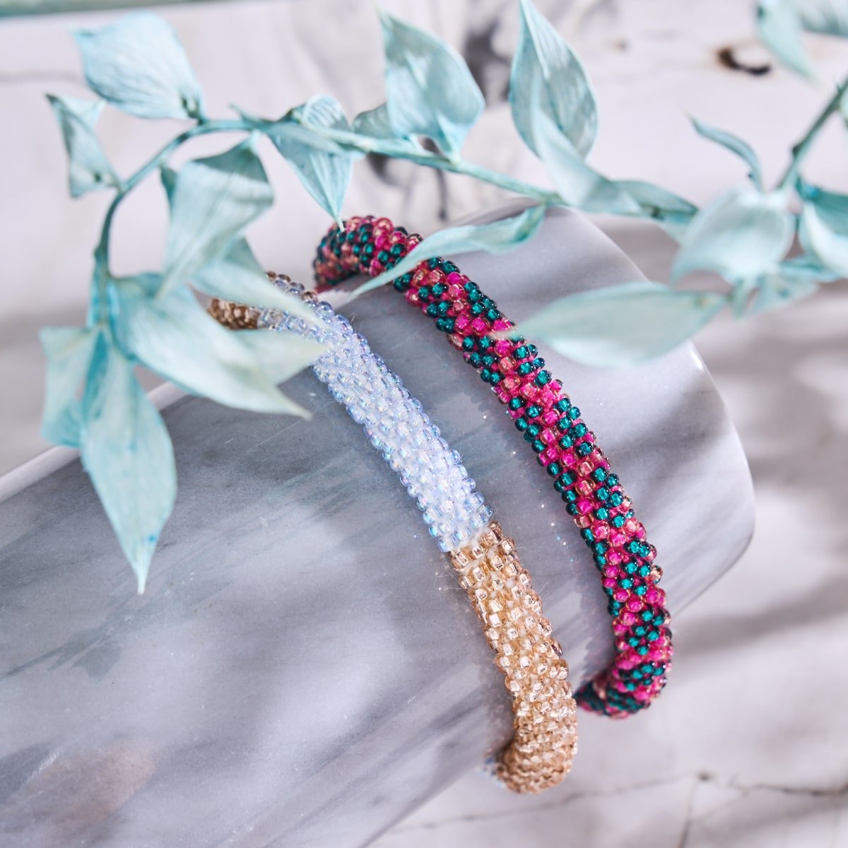 Himbeer-Dschungel | Himalaya-Glasperlenarmband