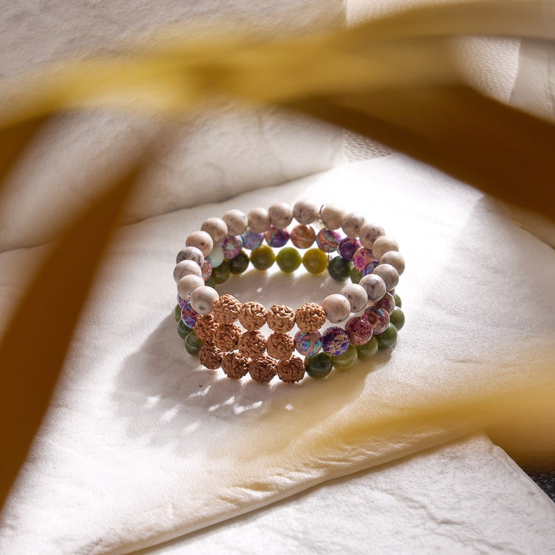 Höheres Selbst | Weiße Linie Brauner Achat x Rudraksha | Mala-Armband