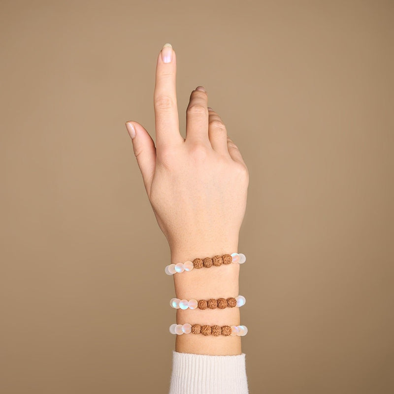 Ganzheitliches Leuchten | Meerjungfrauenglas x Rudraksha | Mala-Armband