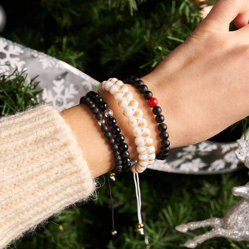 Lavastein-Diffusor | 925er Sterlingsilber und rote Emaille | Makramee-Weihnachtsmann-Armband