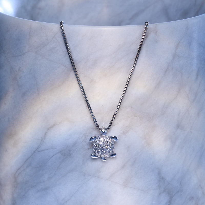 Tortuga | 925 Sterling Silber | Halskette mit Meeresschildkröte-Unendlichkeitsverschluss