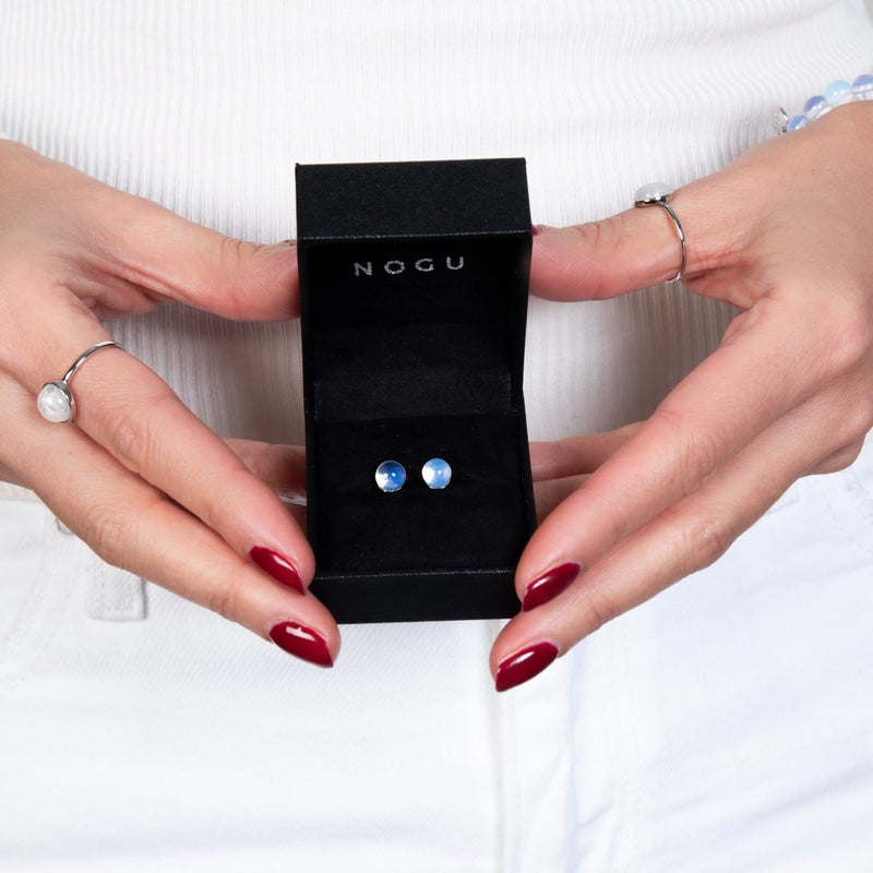 Opal-Mondstein | 925er Sterlingsilber | Mini-Edelstein-Ohrstecker