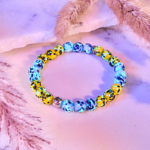 Sonne und Himmel | Ukrainische Hilfe | Glühwürmchen-Glasperlenarmband