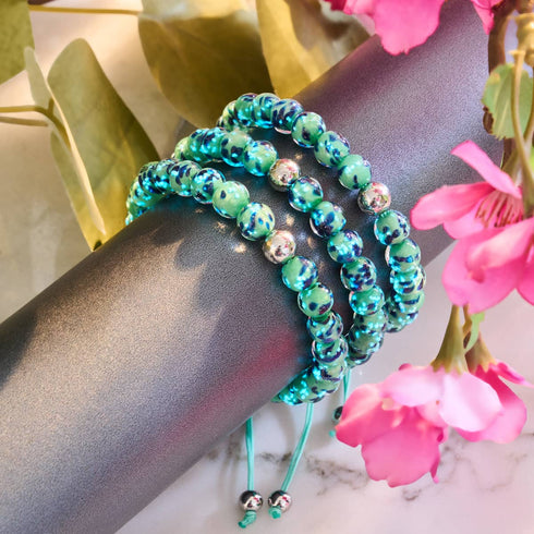 Blaue Minze | Silber | Glühwürmchen-Glas-Makramee-Armband