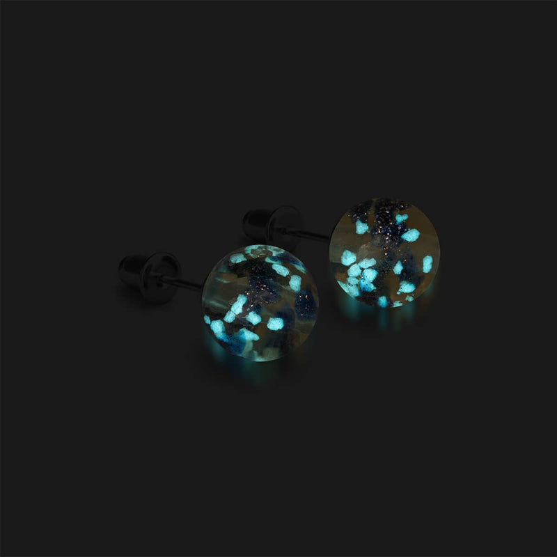 Sandsteinflamme | 925er Sterlingsilber | Glühwürmchen-Ohrstecker aus Glas 