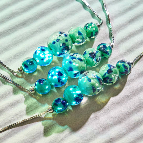 Blaue Minze | 925 Sterling Silber | Glühwürmchen-Glas-Halskette mit Unendlichkeitsverschluss 