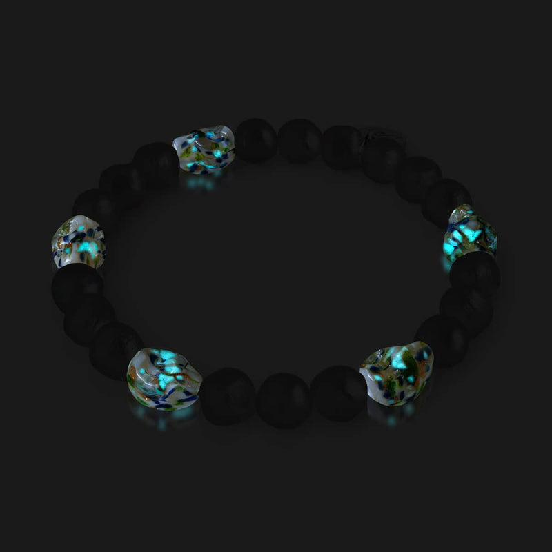 Ätherische Düsternis | 925 Sterling Silber | Opal Silber Süßwasserperle x Glühwürmchen Glas Totenkopf Armband 