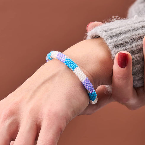 Schneekegel | Himalaya-Glasperlenarmband