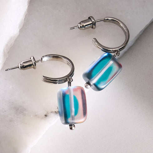 Grau | 925 Sterling Silber | Meerjungfrau Glaskiesel-Huggie-Ohrringe 