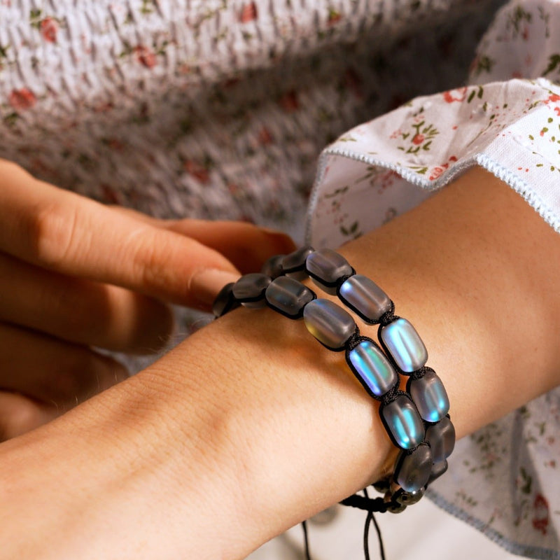 Grau | Silber | Meerjungfrau Glaskiesel Makramee Armband 