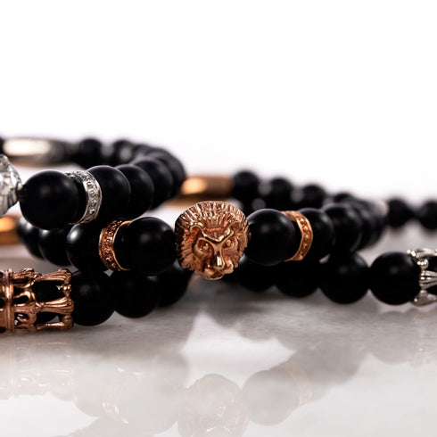 Löwe aus 18 Karat Roségold | Mattschwarzer Achat | Königreich-Perlenarmband | Herren