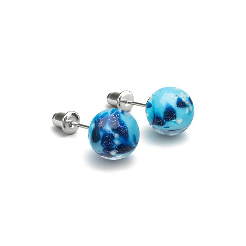 Blaue Gischt | 925er Sterlingsilber | Glühwürmchen-Ohrstecker aus Glas 